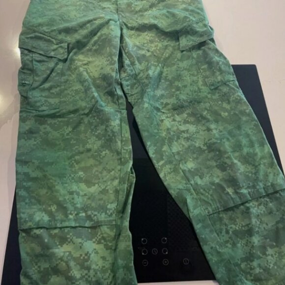 AIRSOFT PAINTBALL MILITARY ACU UCP PANTS & KNEE PADS COLOR DYE GREEN - Picture 6 of 12